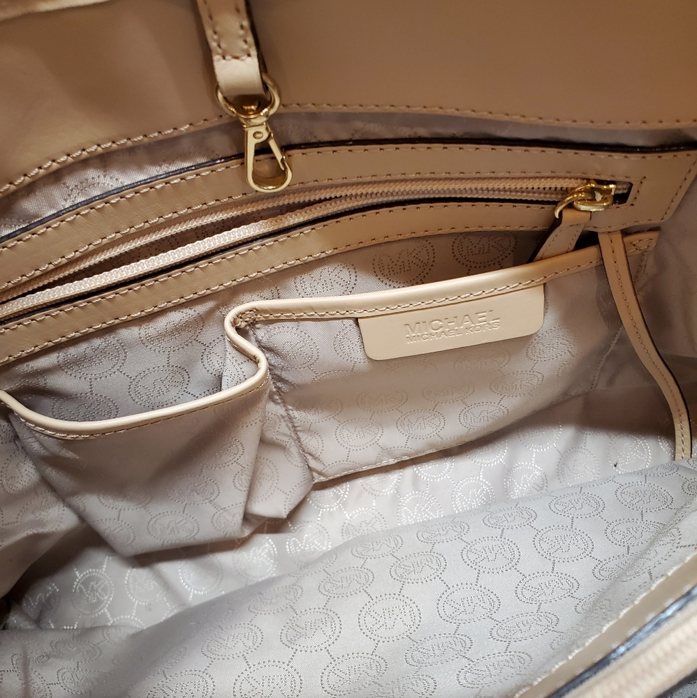 Michael Kors Purse - Picture 3 of 7